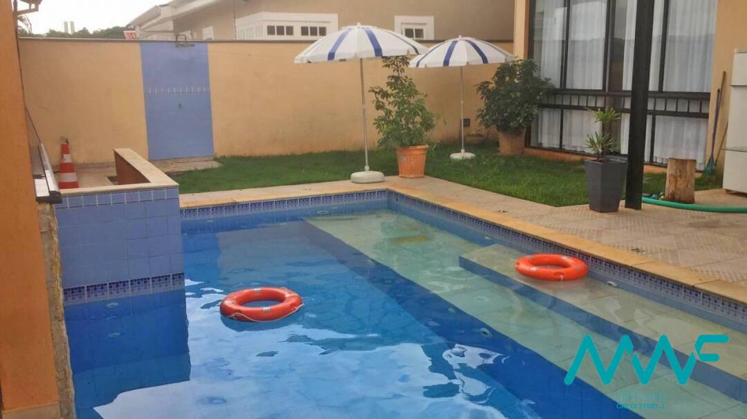 Casa de Condomínio à venda com 4 quartos, 400m² - Foto 3