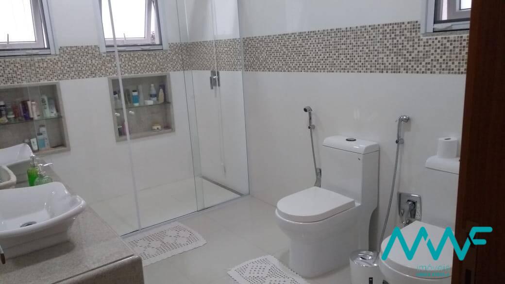 Casa de Condomínio à venda com 3 quartos, 390m² - Foto 19