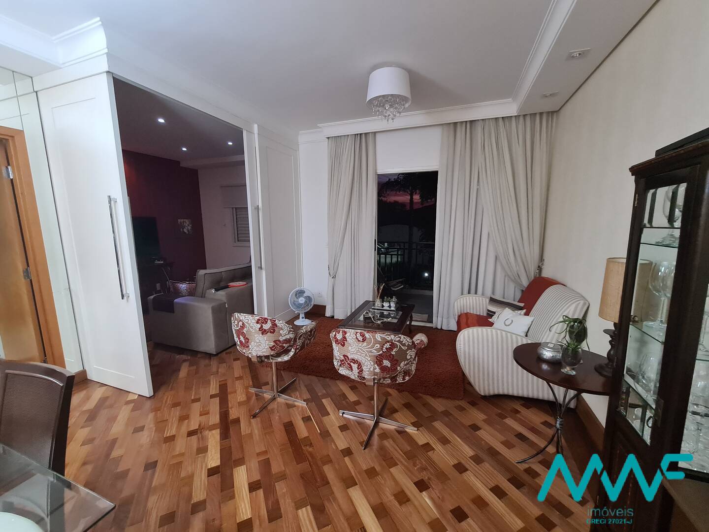 Apartamento à venda com 3 quartos, 101m² - Foto 4