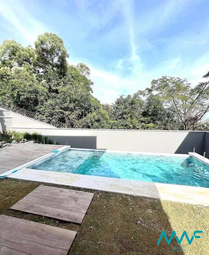 Casa de Condomínio à venda com 4 quartos, 450m² - Foto 4