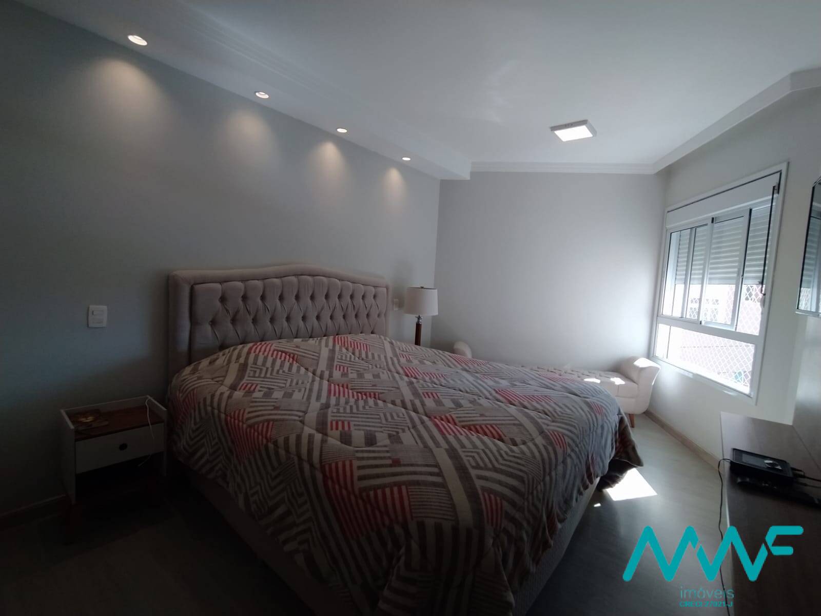 Apartamento à venda com 3 quartos, 156m² - Foto 9