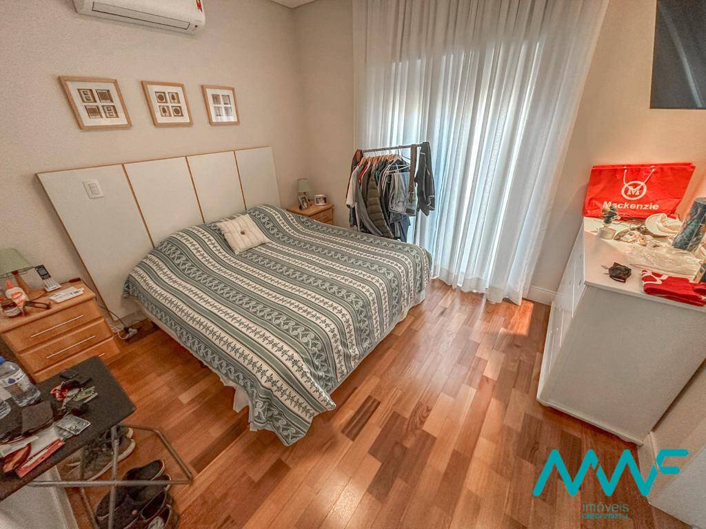 Casa de Condomínio à venda com 4 quartos, 350m² - Foto 24