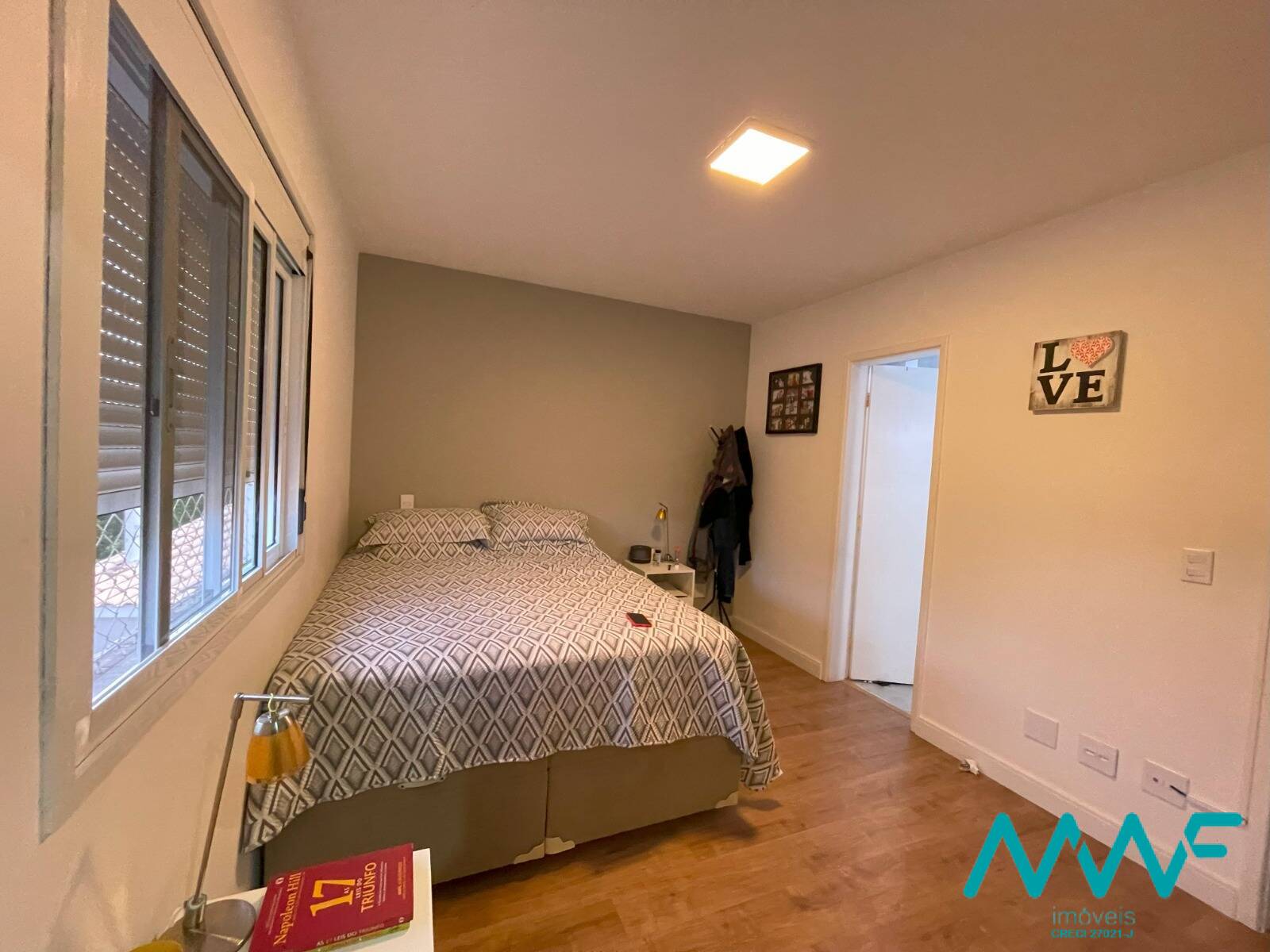 Casa de Condomínio à venda com 3 quartos, 250m² - Foto 14