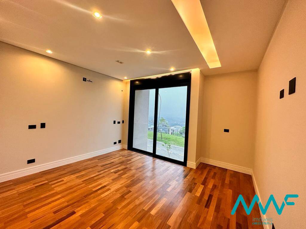 Casa de Condomínio à venda com 5 quartos, 440m² - Foto 9