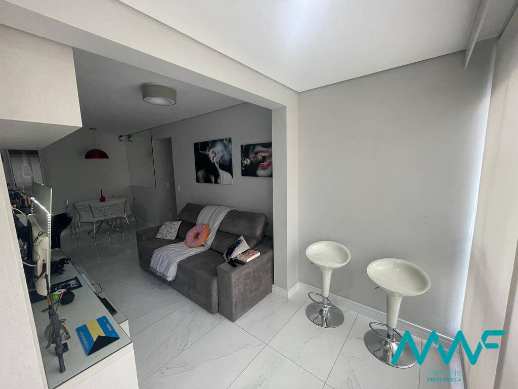 Apartamento à venda com 2 quartos, 62m² - Foto 3