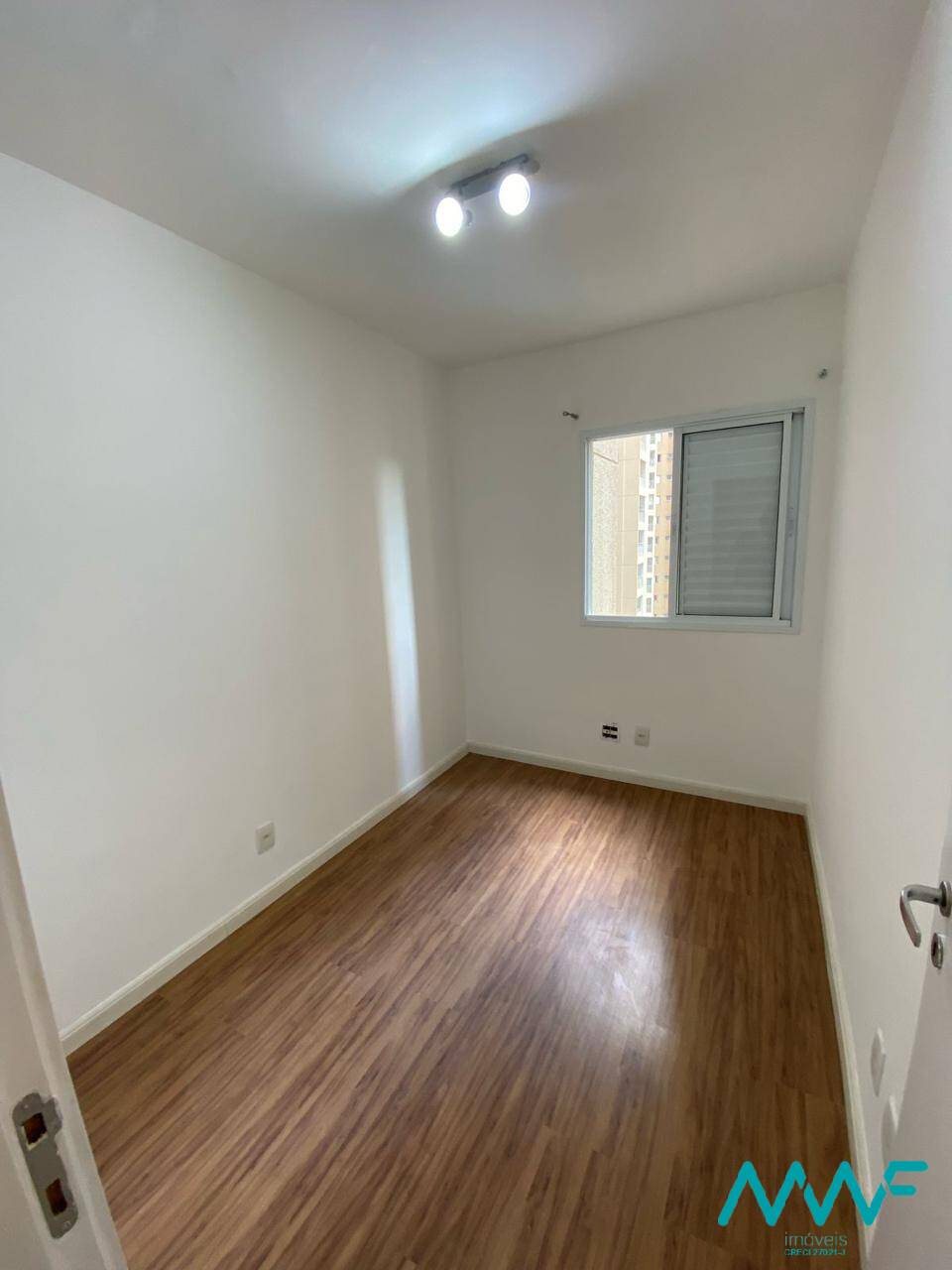 Apartamento à venda com 3 quartos, 85m² - Foto 11