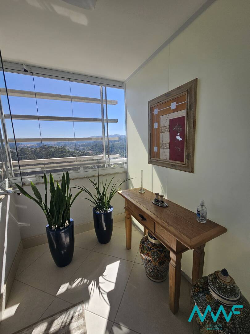 Apartamento à venda com 3 quartos, 196m² - Foto 17