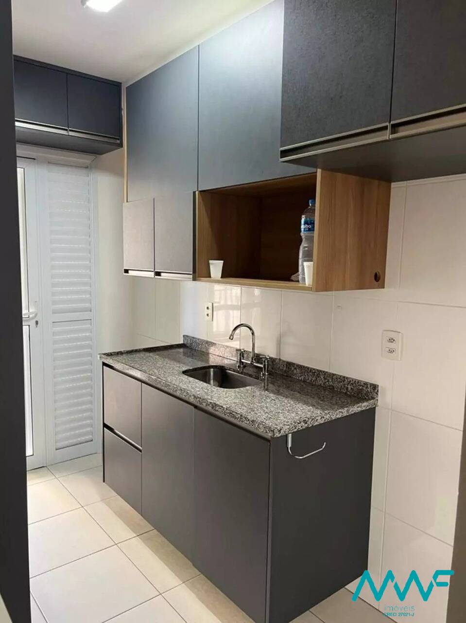 Apartamento à venda com 3 quartos, 73m² - Foto 2