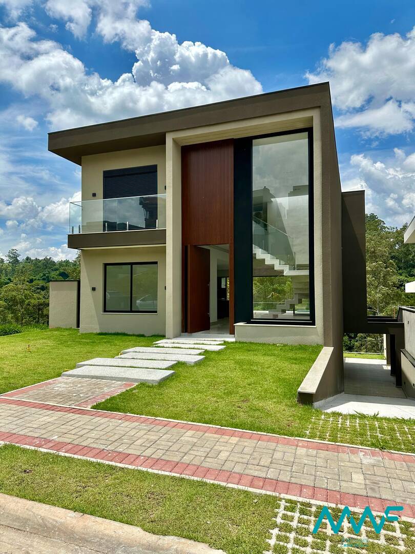 Casa de Condomínio à venda com 4 quartos, 385m² - Foto 1