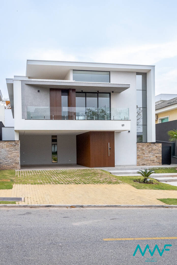 Casa de Condomínio à venda com 4 quartos, 325m² - Foto 1