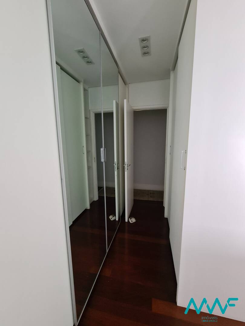 Apartamento para alugar com 4 quartos, 158m² - Foto 18