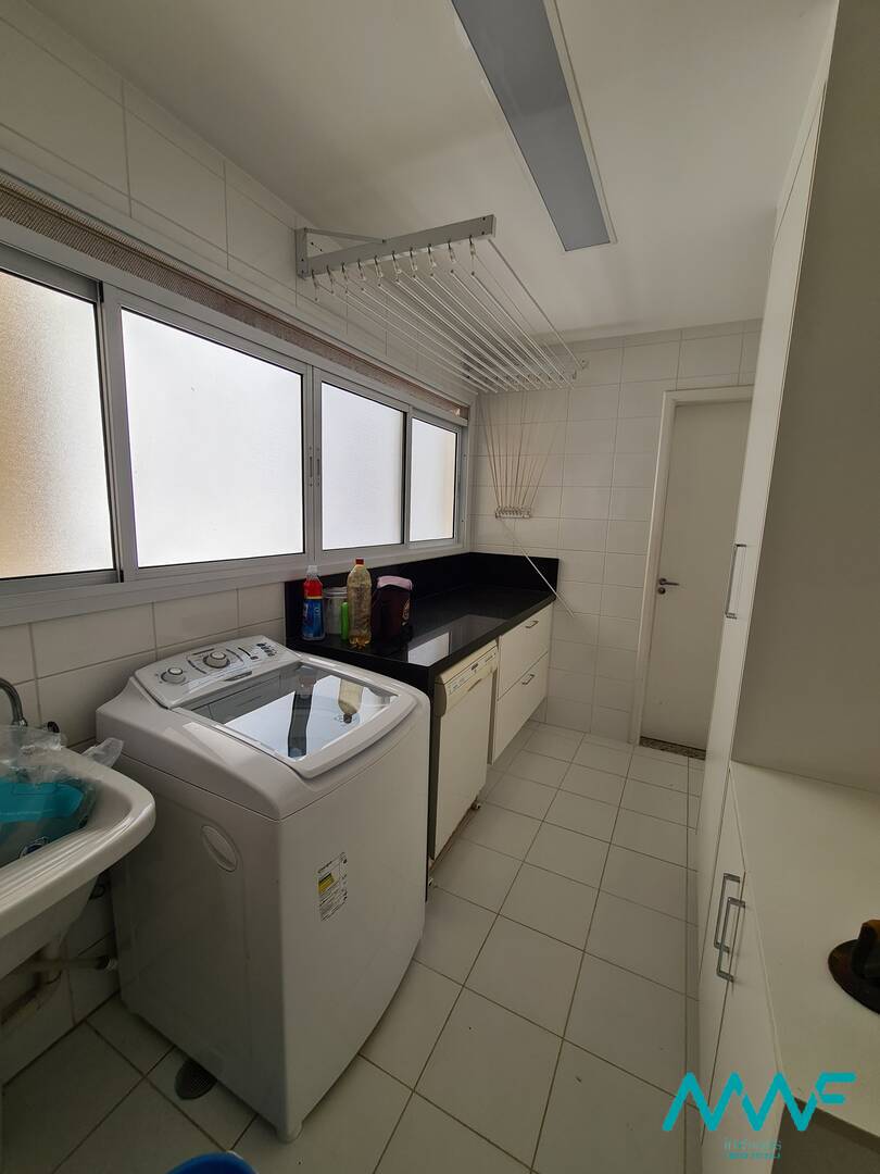 Apartamento para alugar com 4 quartos, 158m² - Foto 13