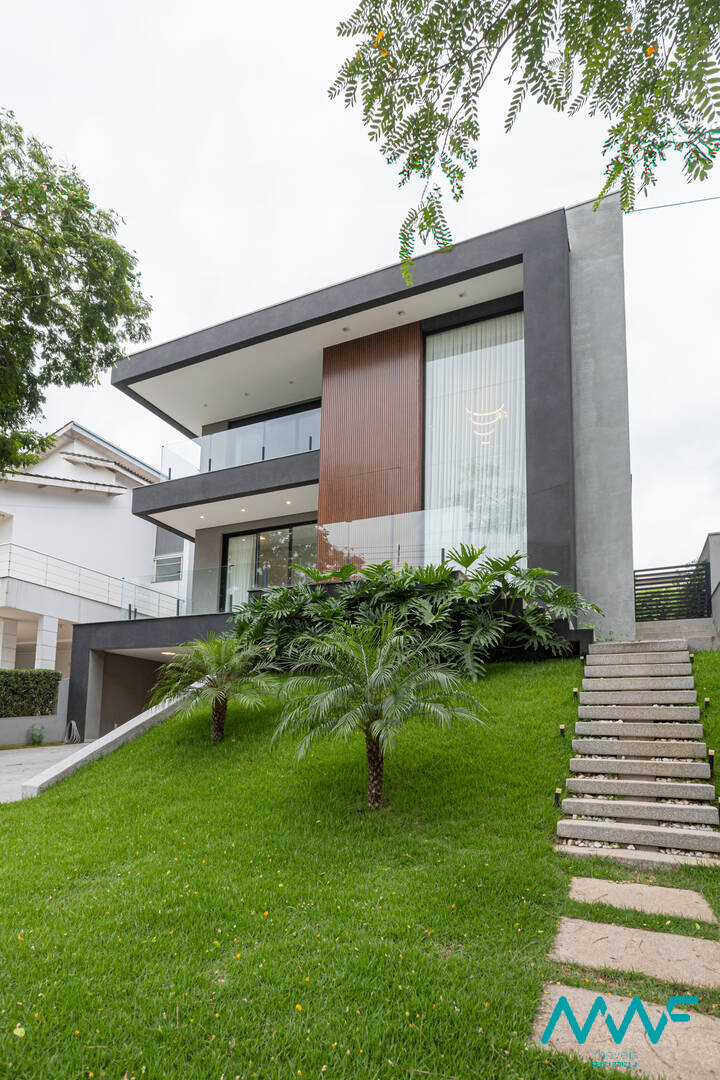 Casa de Condomínio à venda com 4 quartos, 400m² - Foto 1