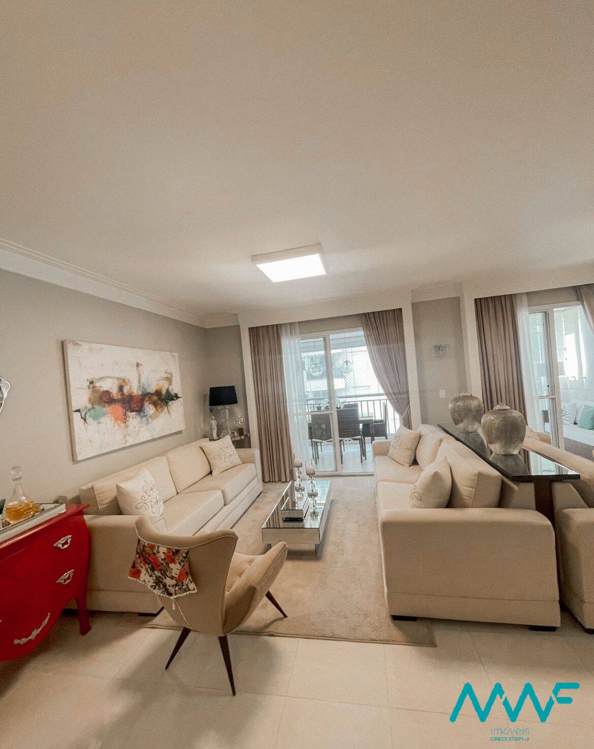 Apartamento à venda com 3 quartos, 165m² - Foto 2