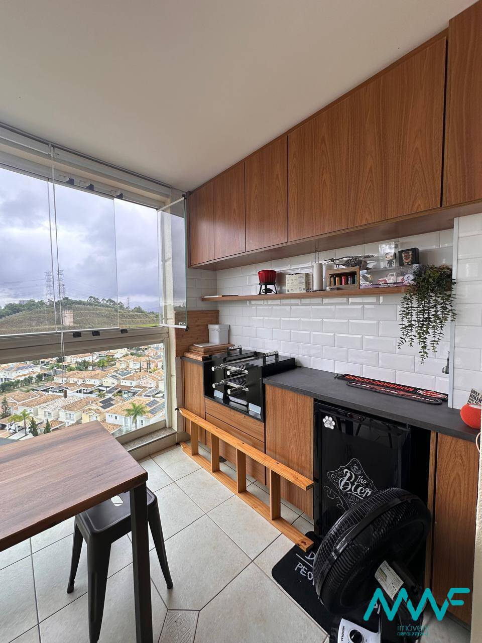 Apartamento à venda com 3 quartos, 133m² - Foto 2