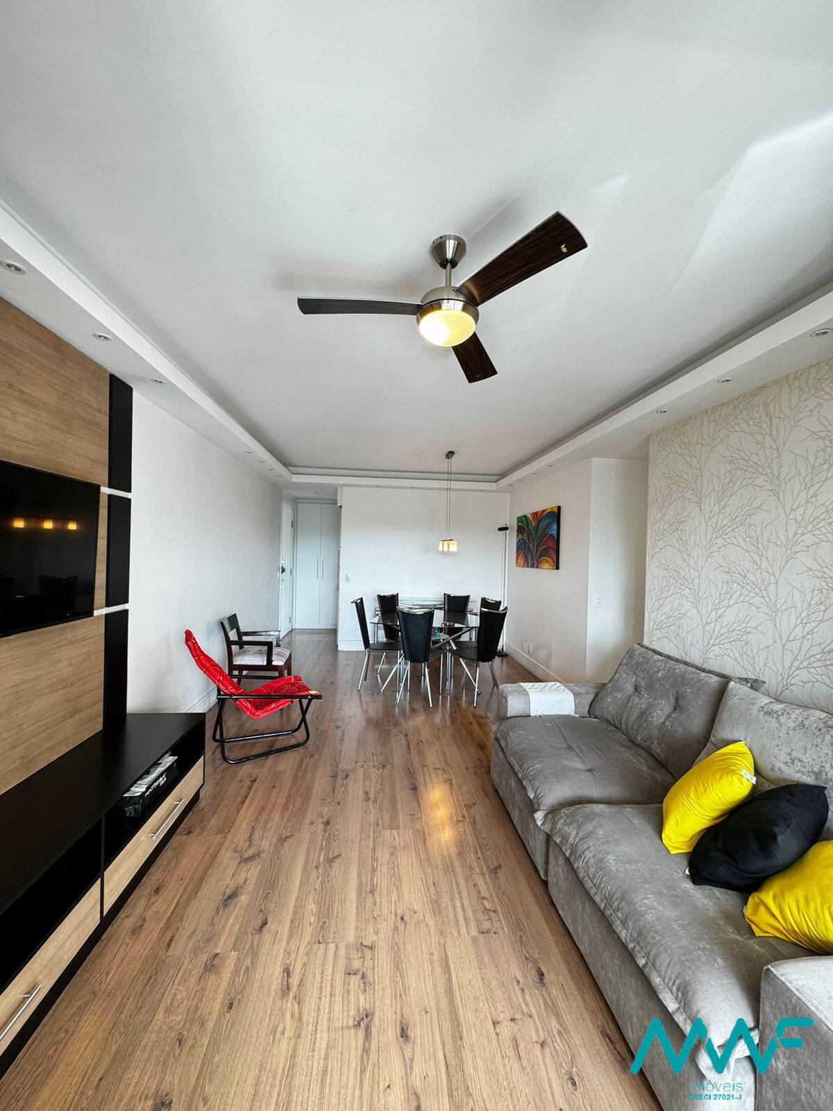 Apartamento à venda com 3 quartos, 110m² - Foto 2