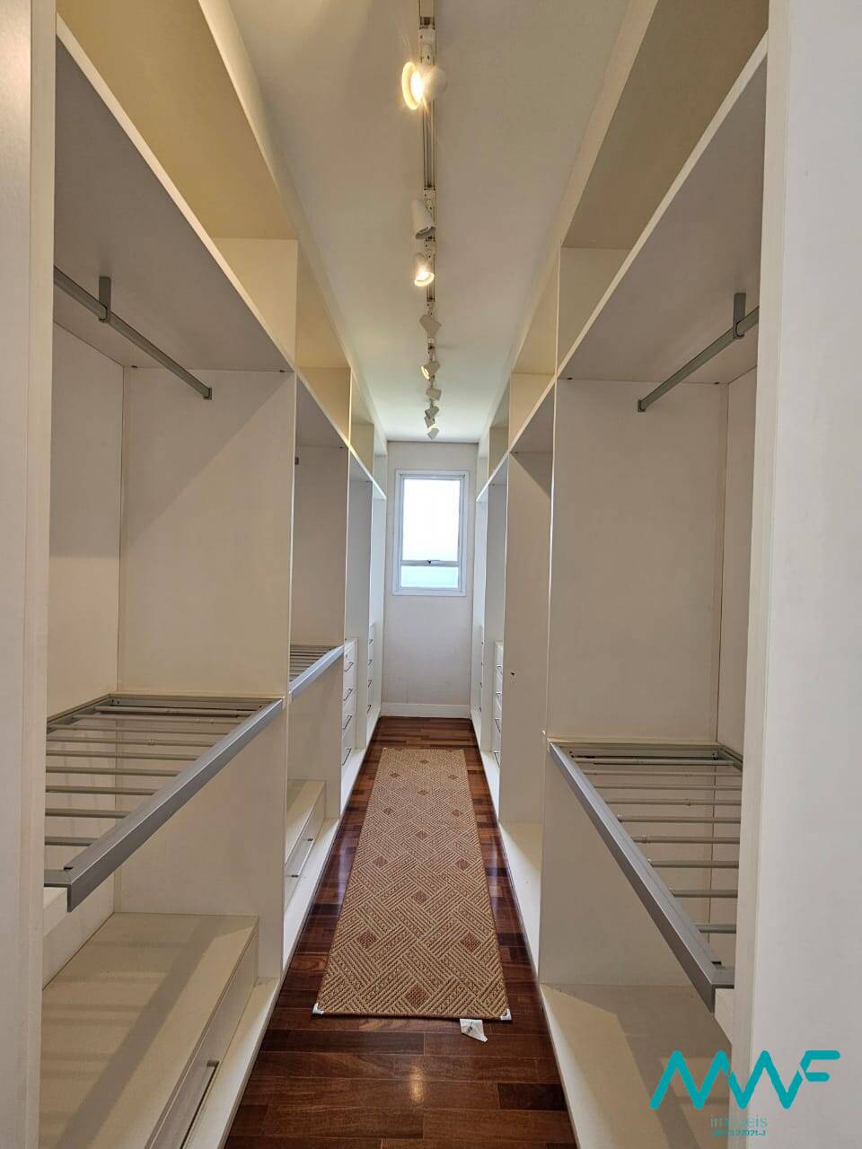 Casa de Condomínio à venda com 4 quartos, 400m² - Foto 17