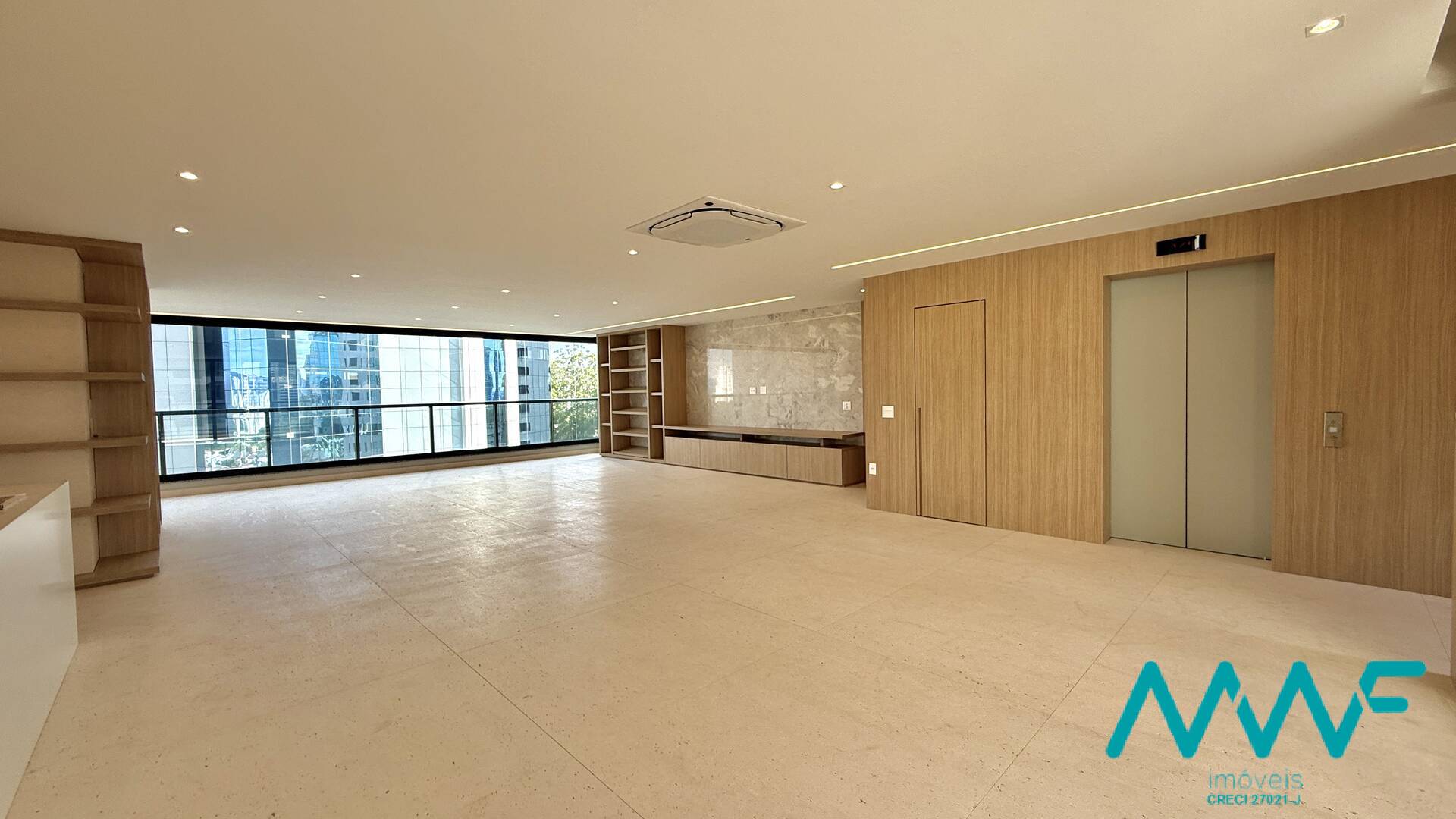 Apartamento à venda com 3 quartos, 281m² - Foto 1