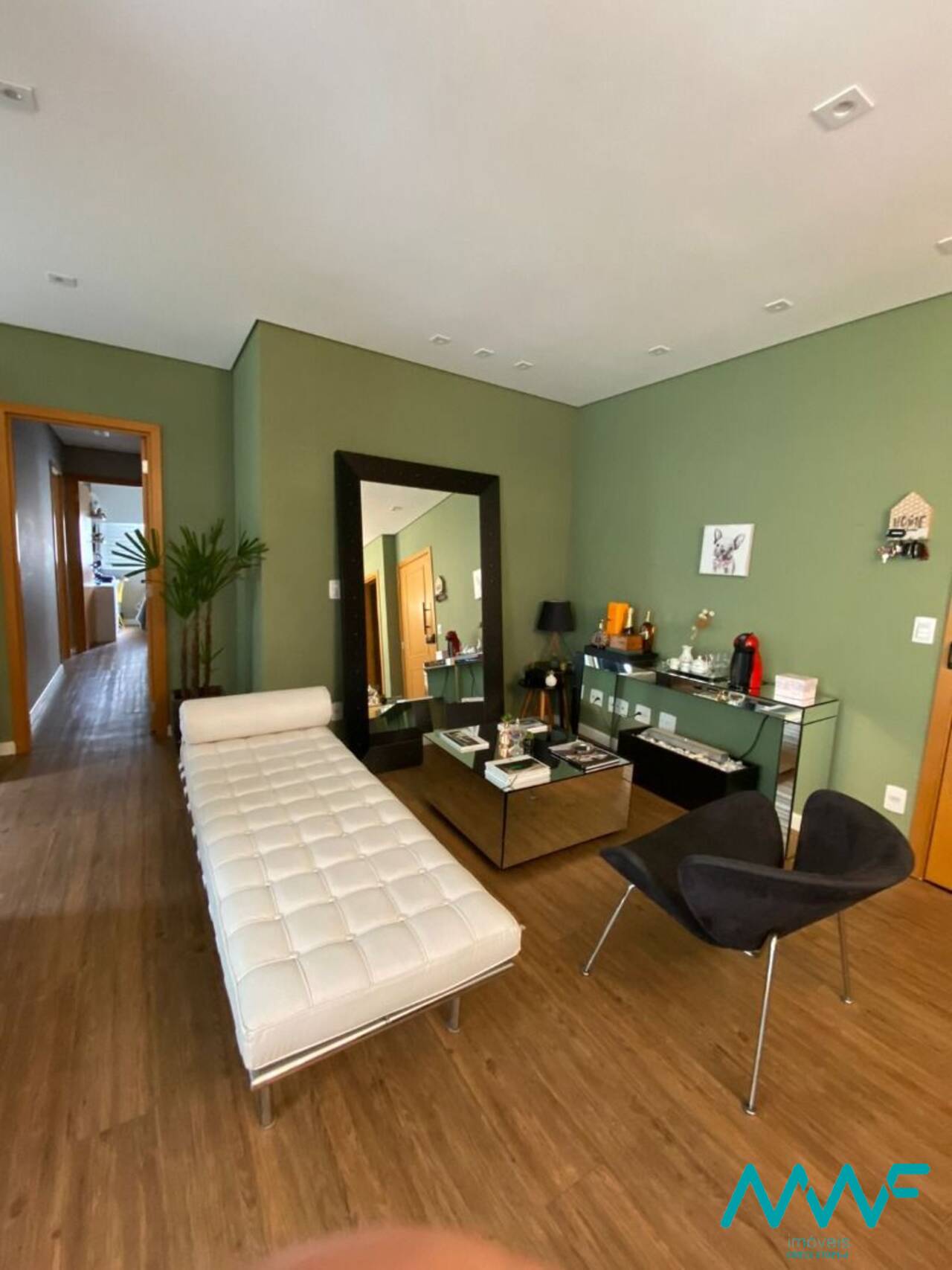 Apartamento à venda com 3 quartos, 123m² - Foto 2