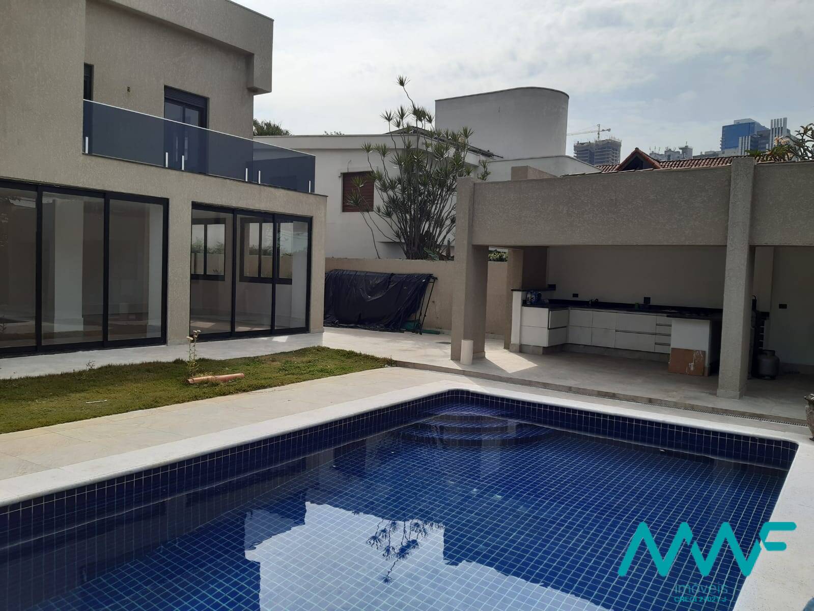 Casa de Condomínio à venda e aluguel com 5 quartos, 390m² - Foto 4