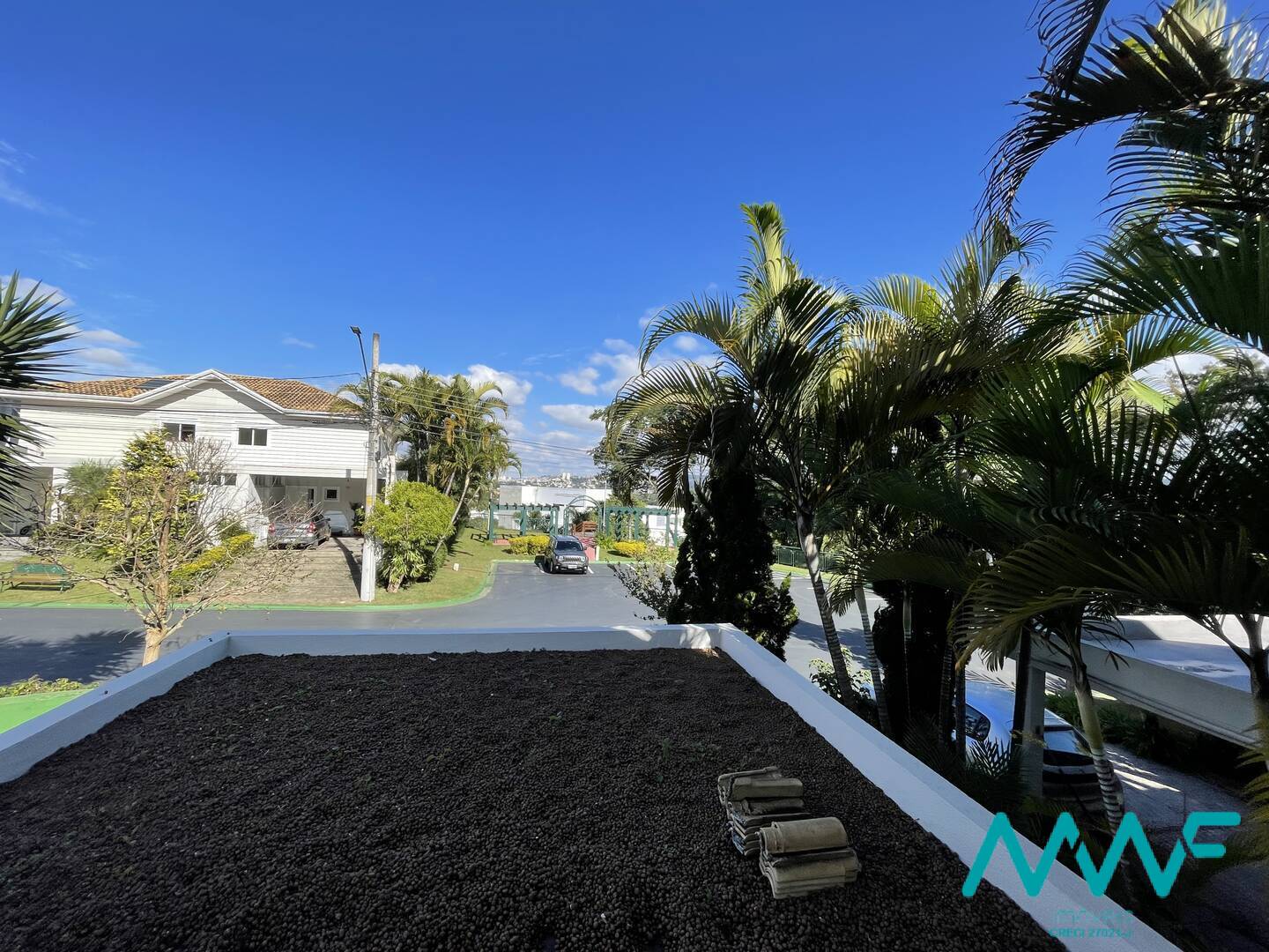 Casa de Condomínio à venda com 3 quartos, 189m² - Foto 2